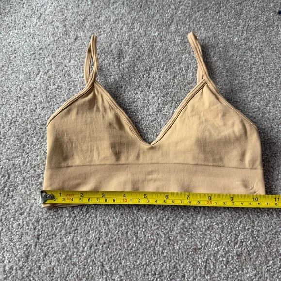 SKIMS Beige Triangle Bralette - Picture 2 of 5